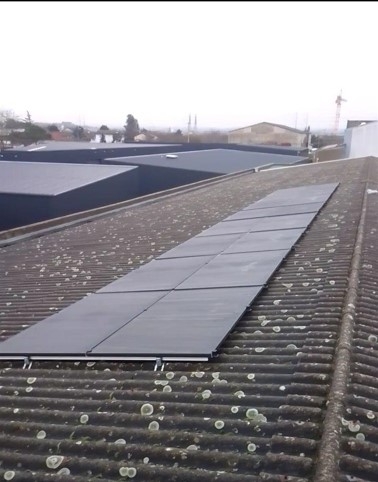 Installation de Panneaux Solaires Photovoltaïques près de Lyon par Dizay Energy : Une Solution Renouvelable de 6 kWc, Villefranche-sur-Saône, DIZAY ENERGY