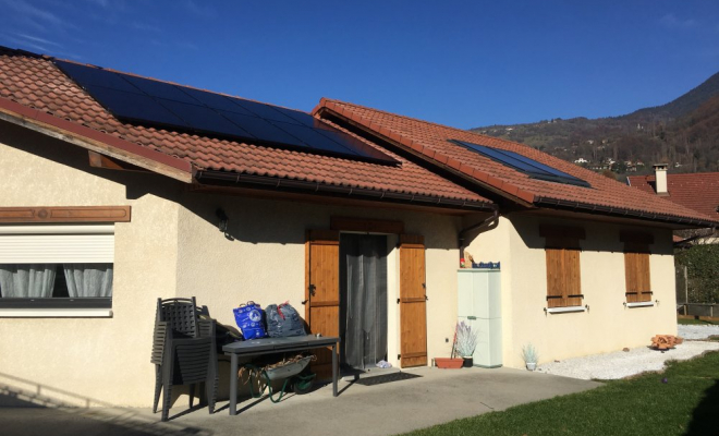 Installation de 10 panneaux photovoltaïques dans la commune d' Aigueblanche 73260, Villefranche-sur-Saône, DIZAY ENERGY