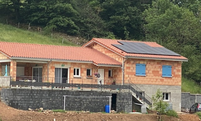 Pose de panneaux photovoltaïques en Auvergne-Rhône-Alpes, Villefranche-sur-Saône, DIZAY ENERGY